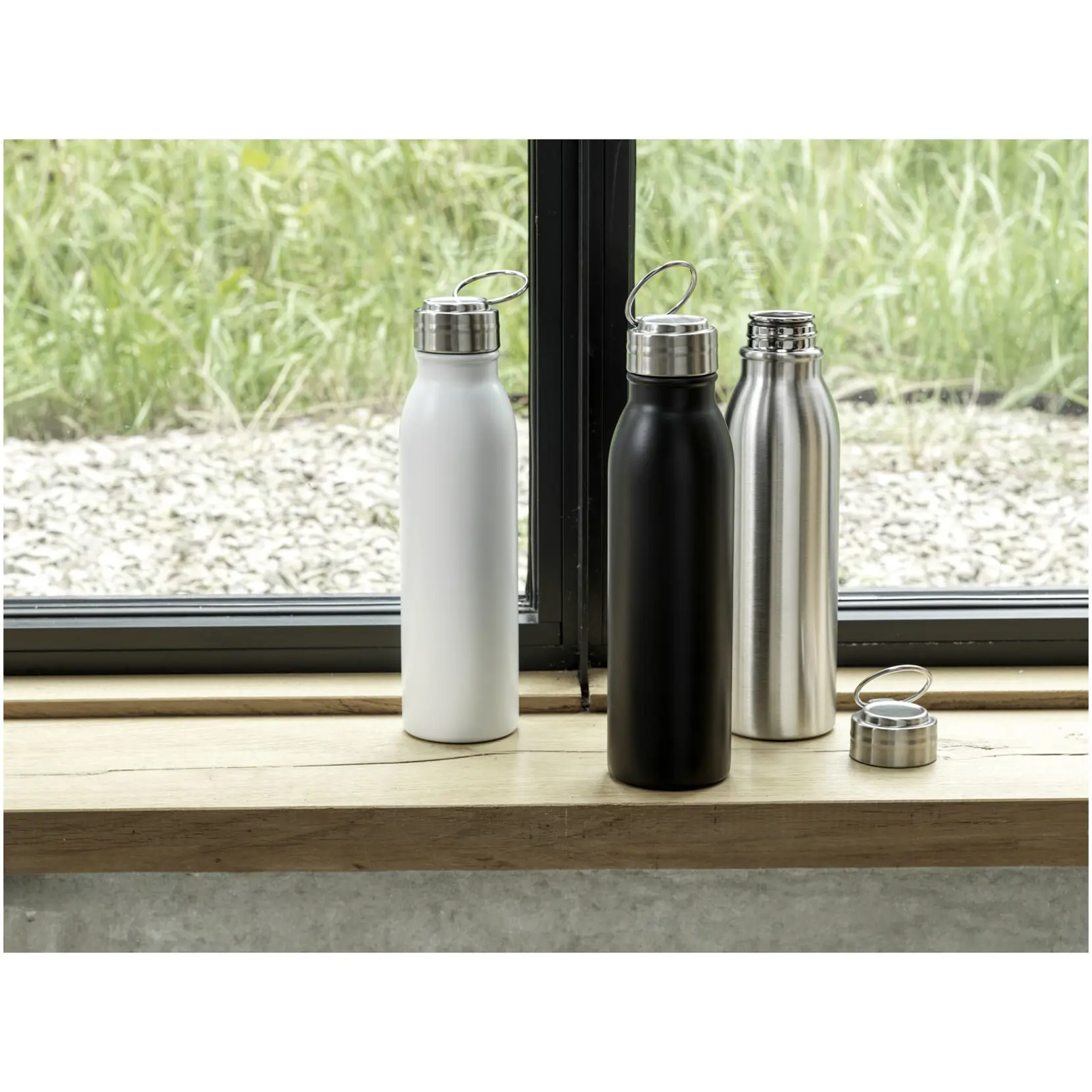 Bild på Harper 700 ml vattenflaska av RCS-certifierat rostfritt stål med metalloop Bild på Harper 700 ml vattenflaska av RCS-certifierat rostfritt stål med metalloop
