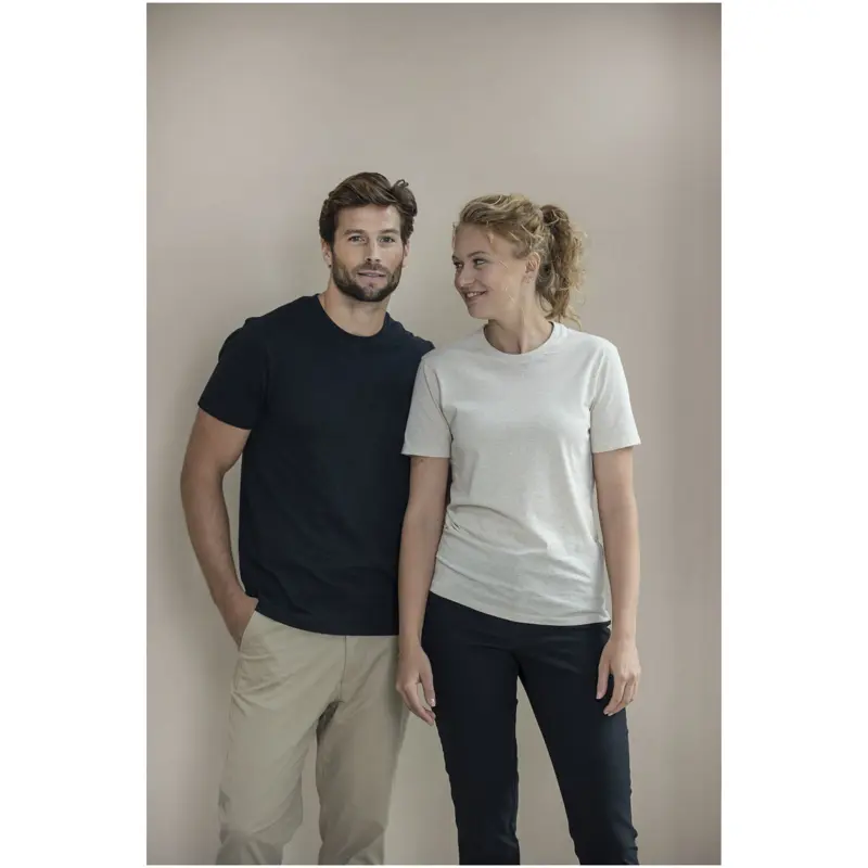 Bild på Avalite  kortärmad unisex T-shirt av Aware™-återvunnet material