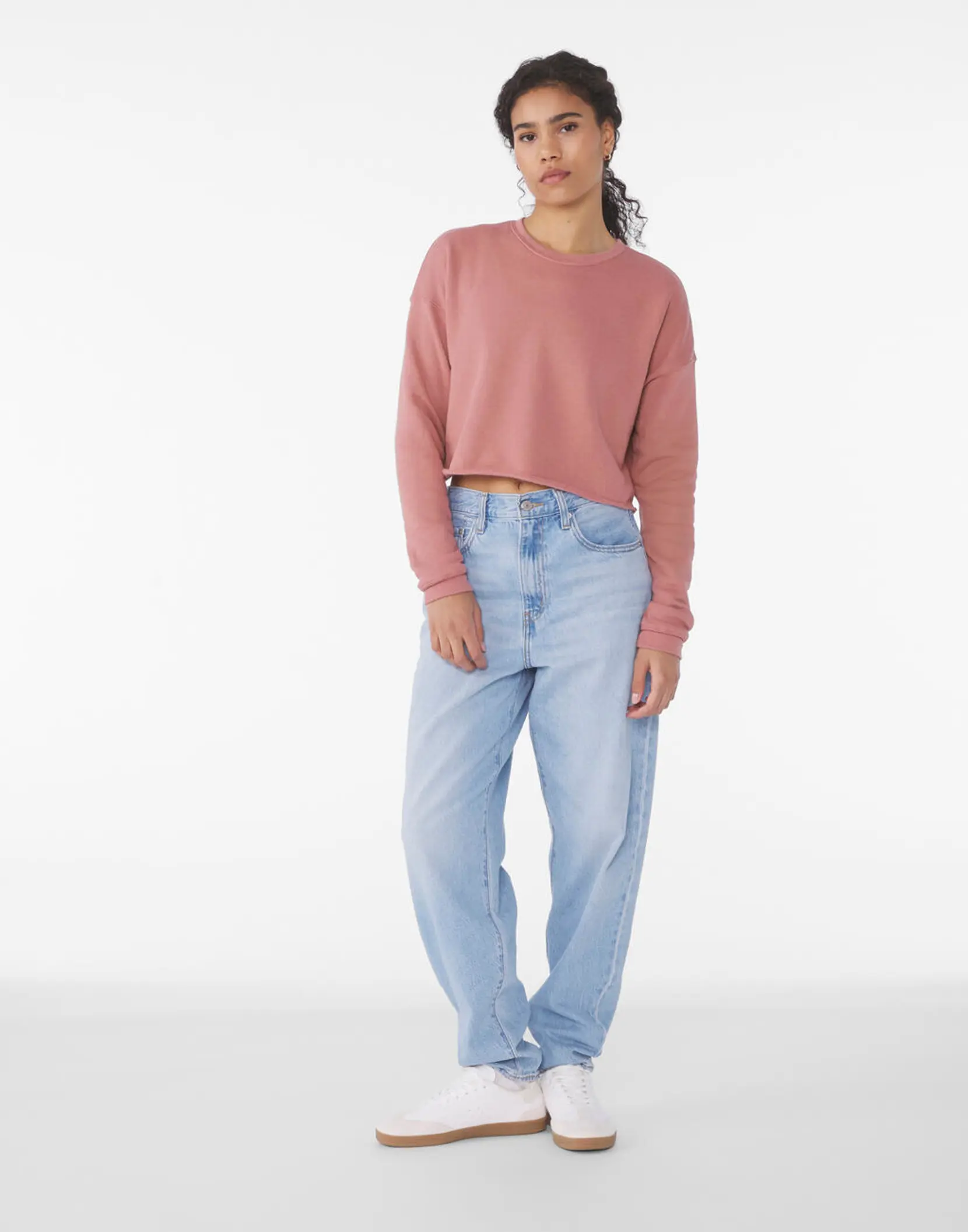 Bild på Women's Cropped Crew Fleece