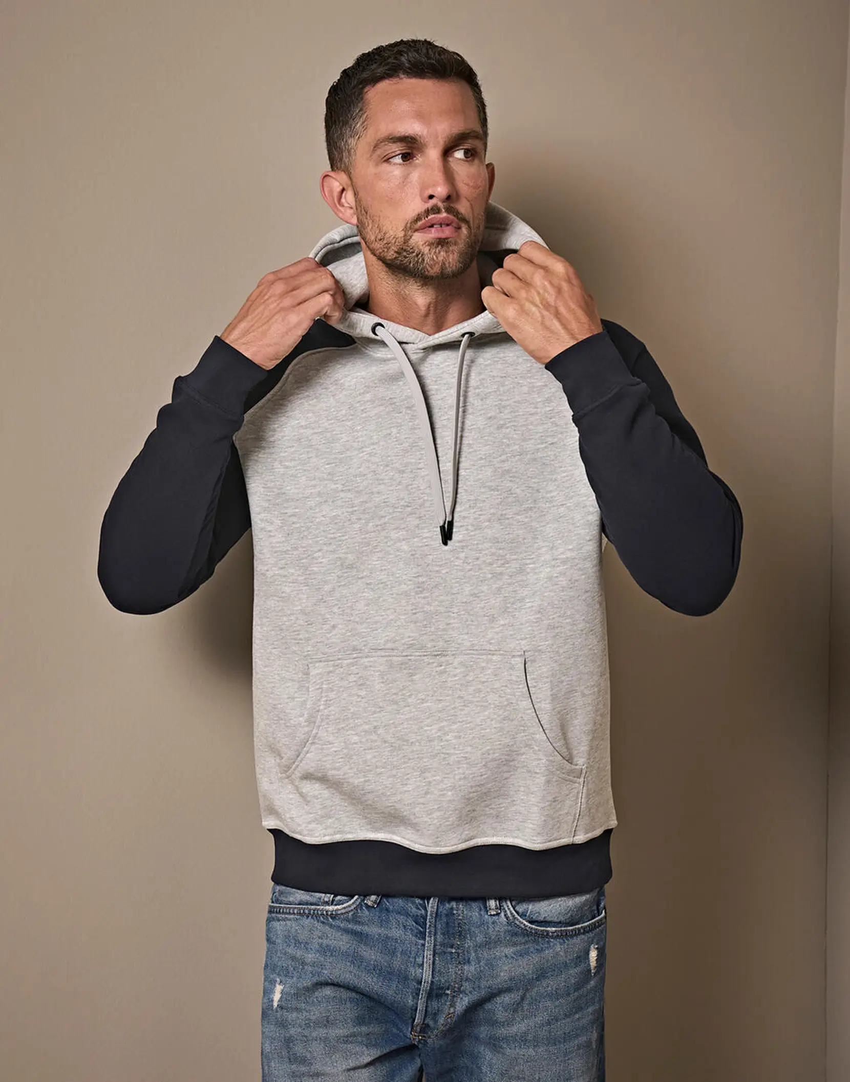Bild på Two-Tone Hooded Sweatshirt