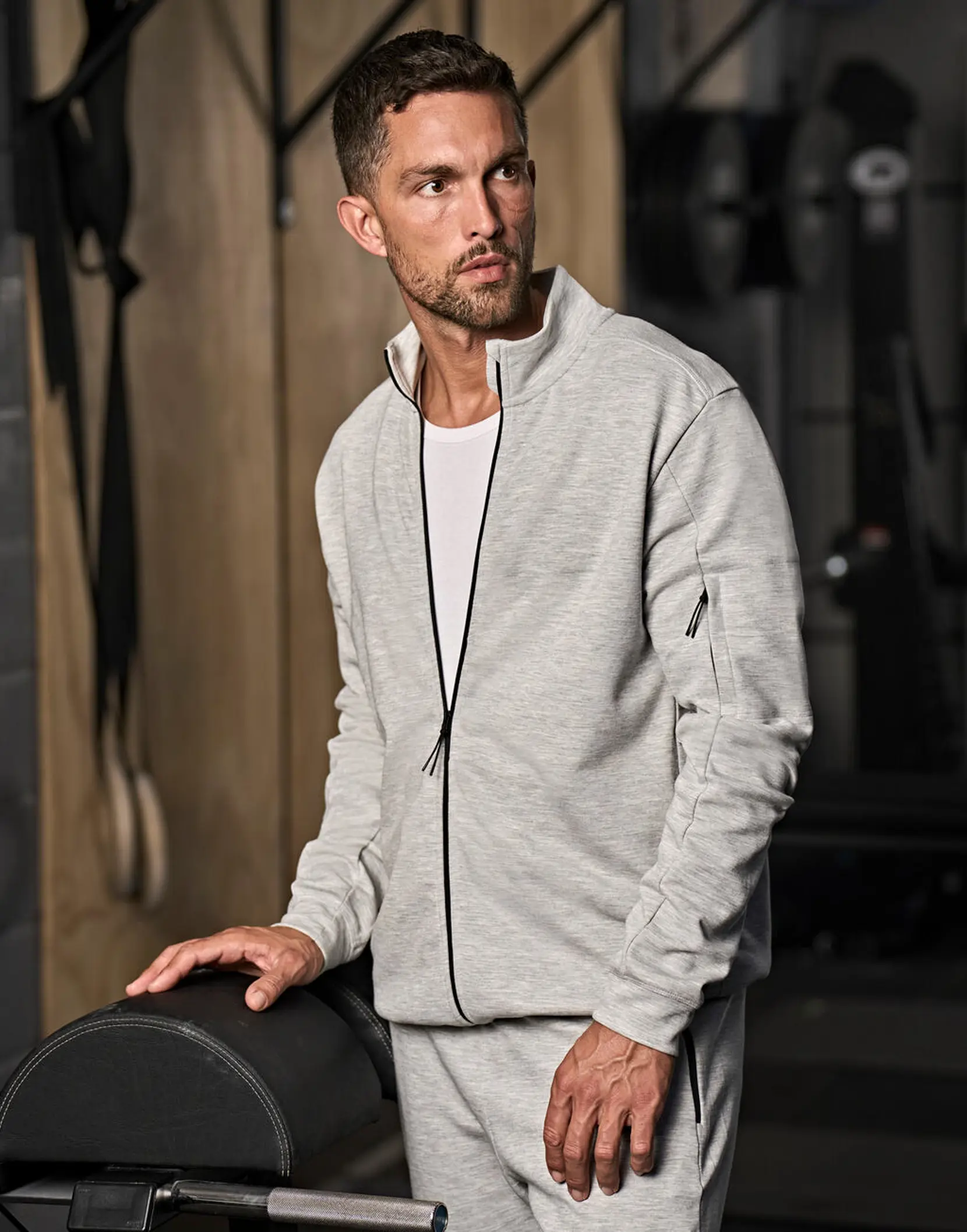 Bild på Athletic Full Zip Sweat