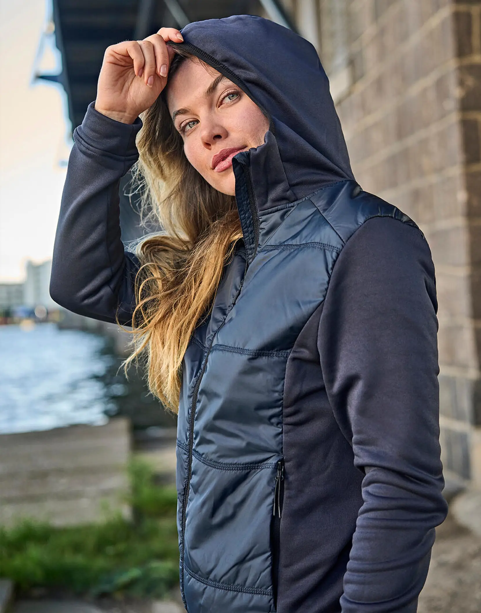 Bild på Womens Hybrid-Stretch Hooded Jacket