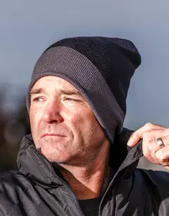 Bild på Recycled Black Compass Beanie