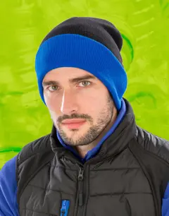 Bild på Recycled Black Compass Beanie