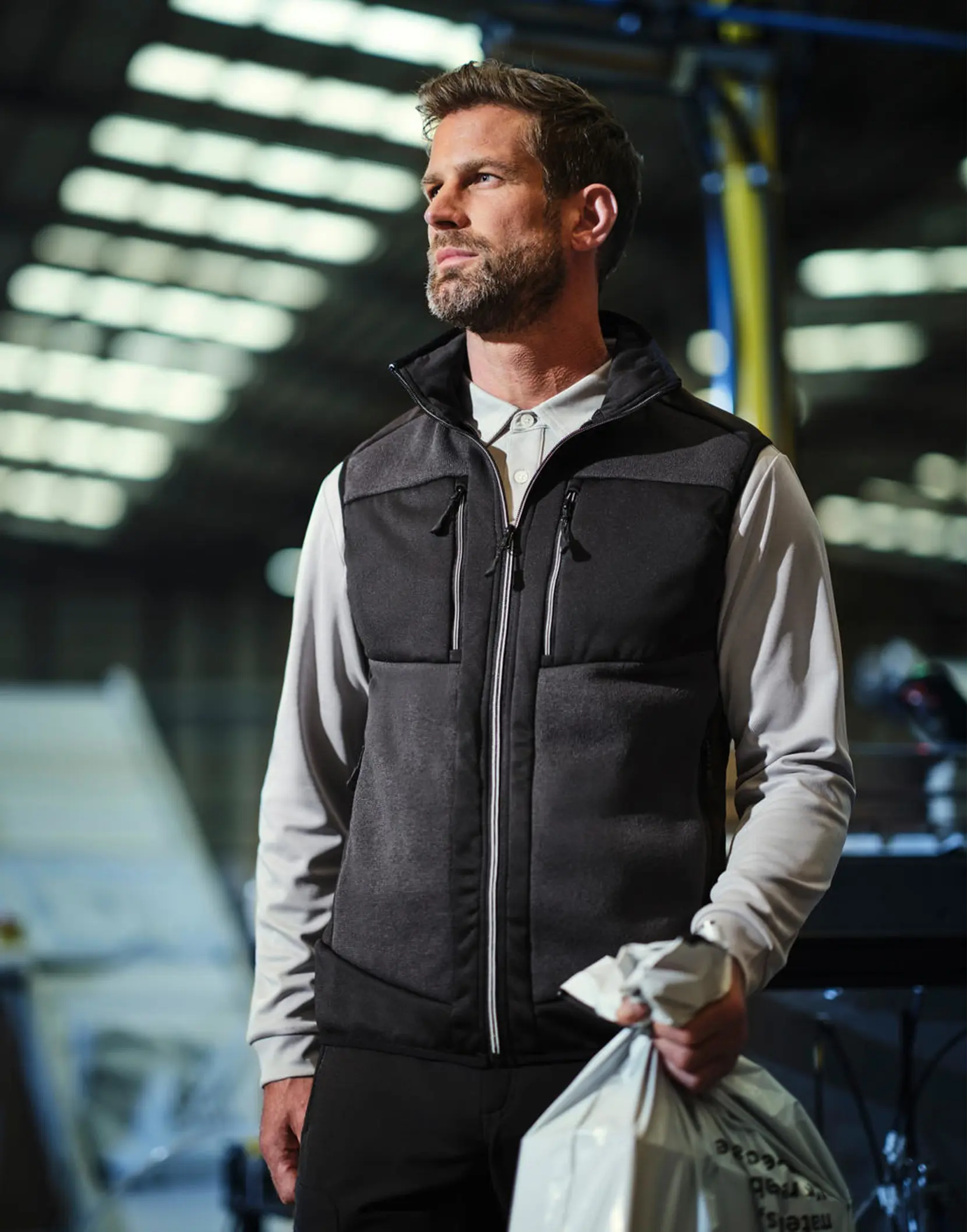 Bild på E-Volve Stretch Hybrid Midlayer Bodywarmer
