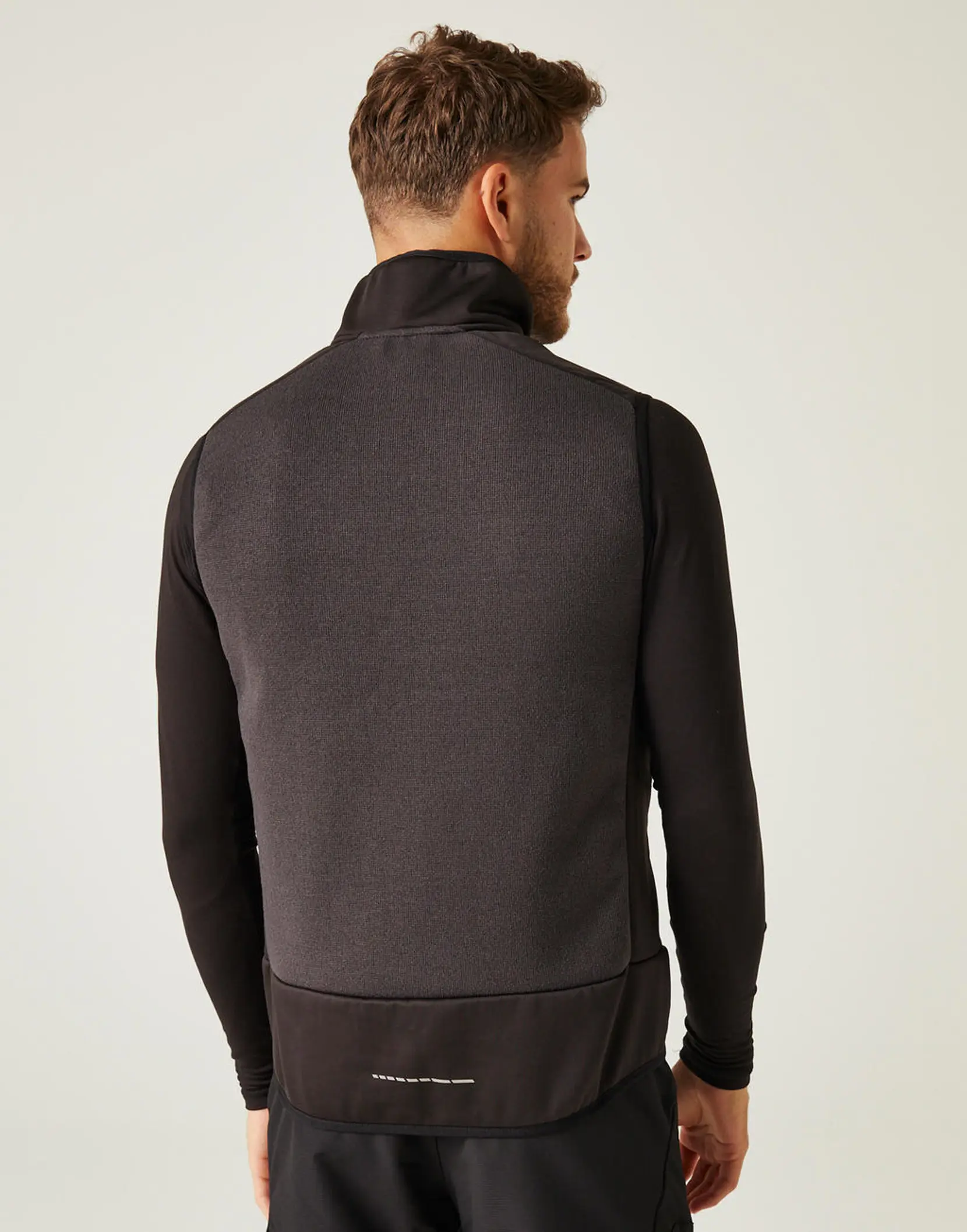 Bild på E-Volve Stretch Hybrid Midlayer Bodywarmer