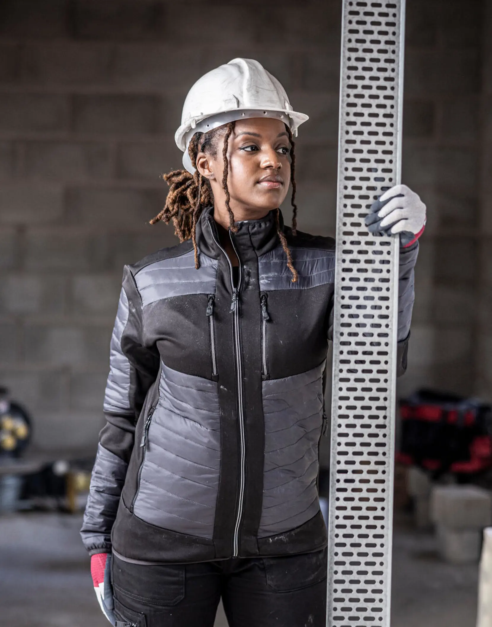 Bild på E-Volve Thermal Hybrid Jacket