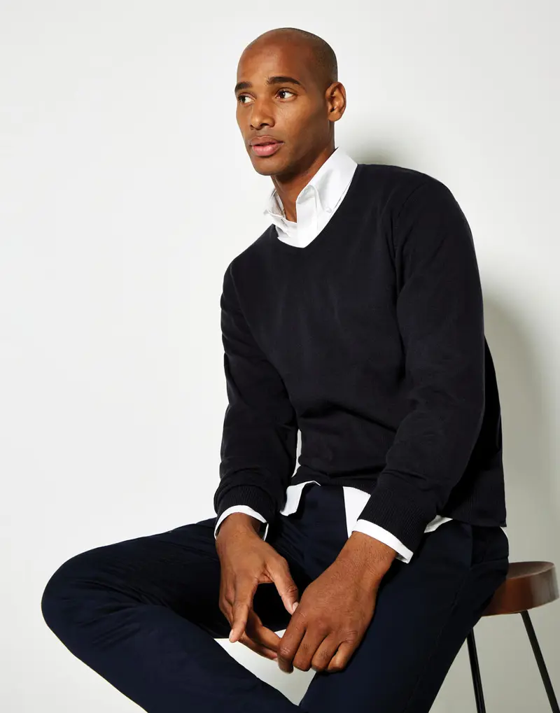 Bild på Classic Fit Arundel V Neck Sweater
