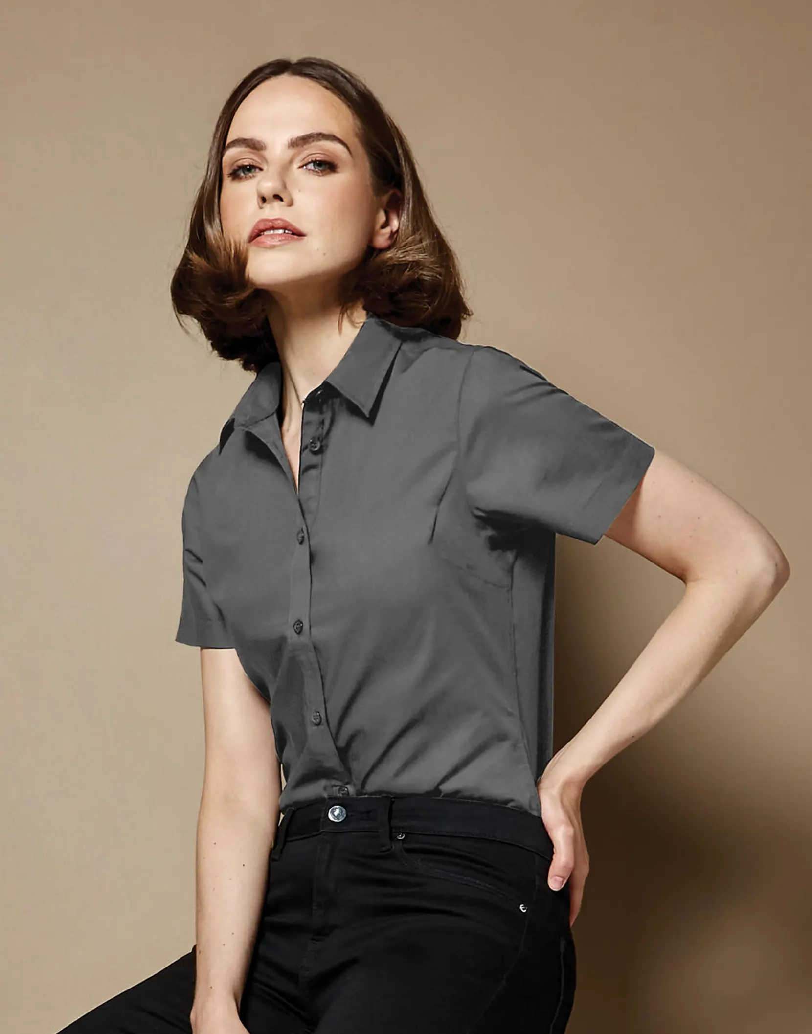 Bild på Women's Tailored Fit Poplin Shirt SSL
