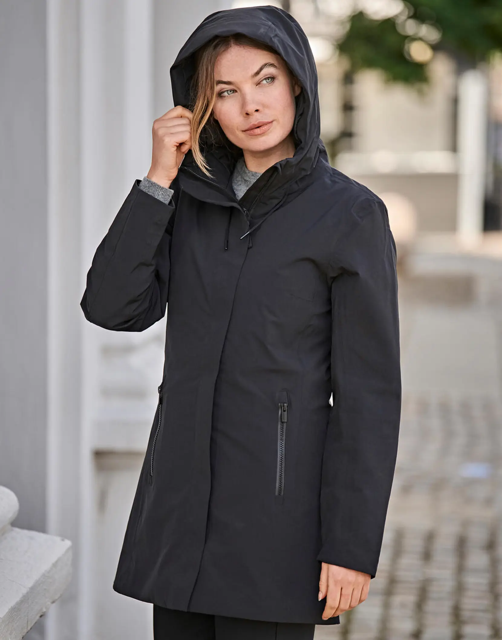 Bild på Womens All Weather Parka