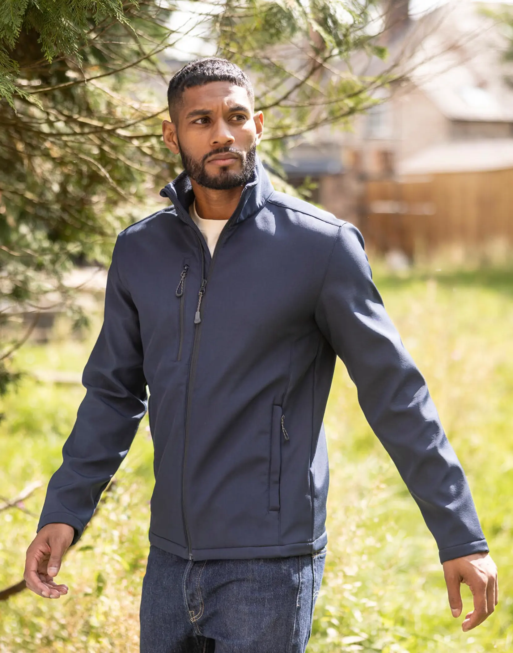 Bild på Honestly Made Recycled Softshell Jacket