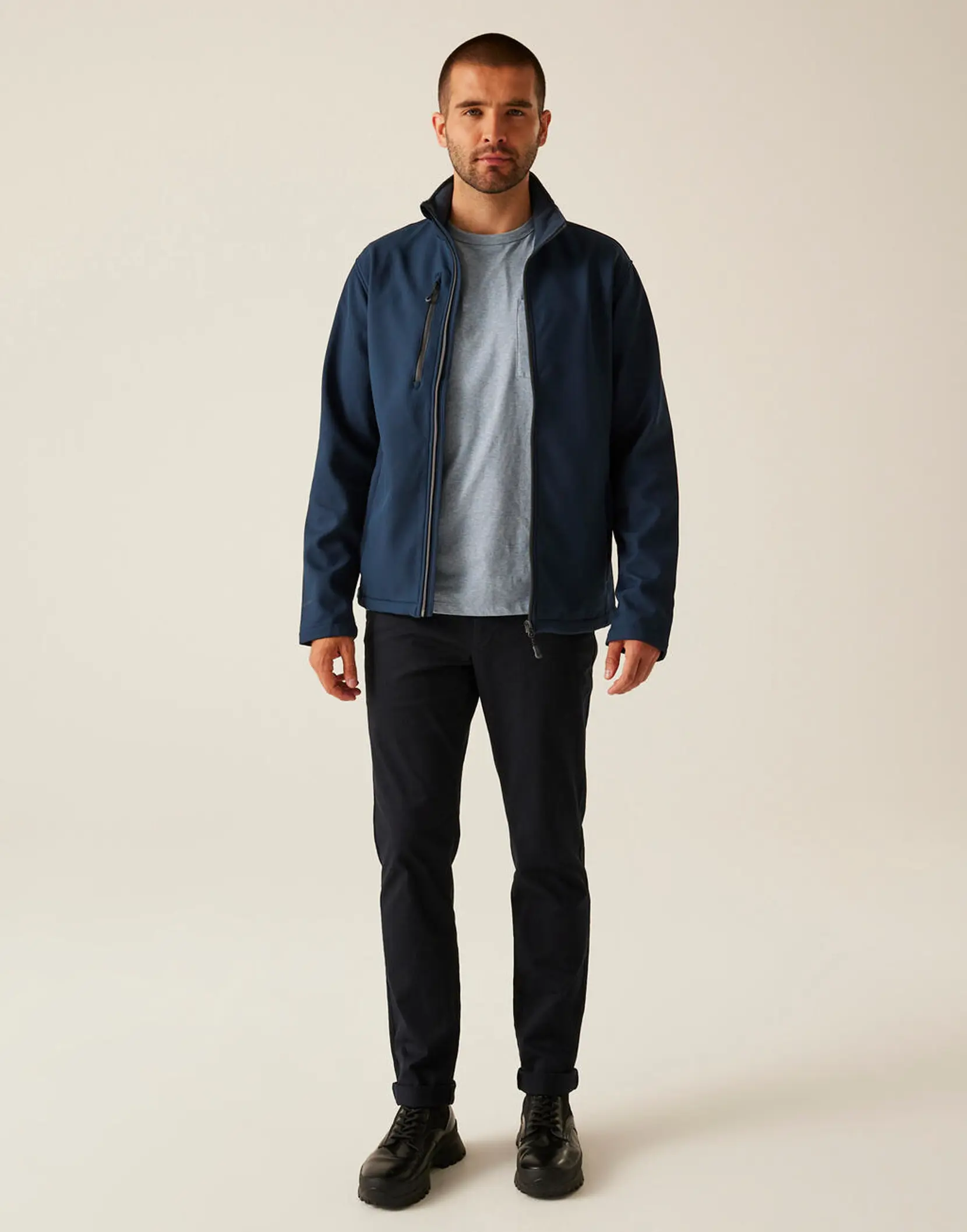 Bild på Honestly Made Recycled Softshell Jacket