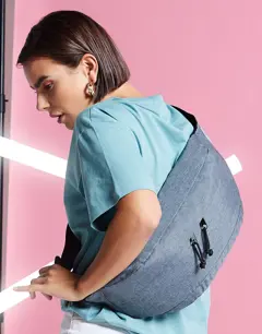 Bild på Oversized Across Body Bag