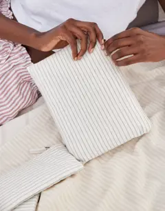 Bild på Striped Organic Cotton Accessory Pouch