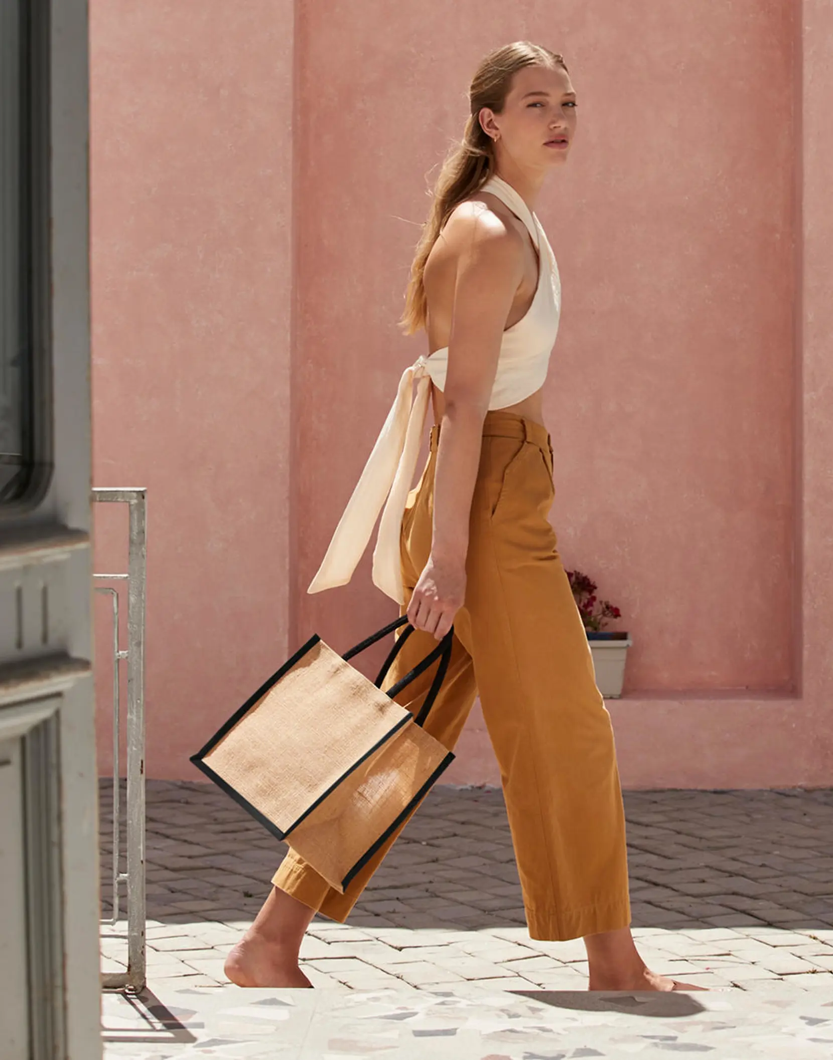 Bild på Natural Starched Jute Midi Tote