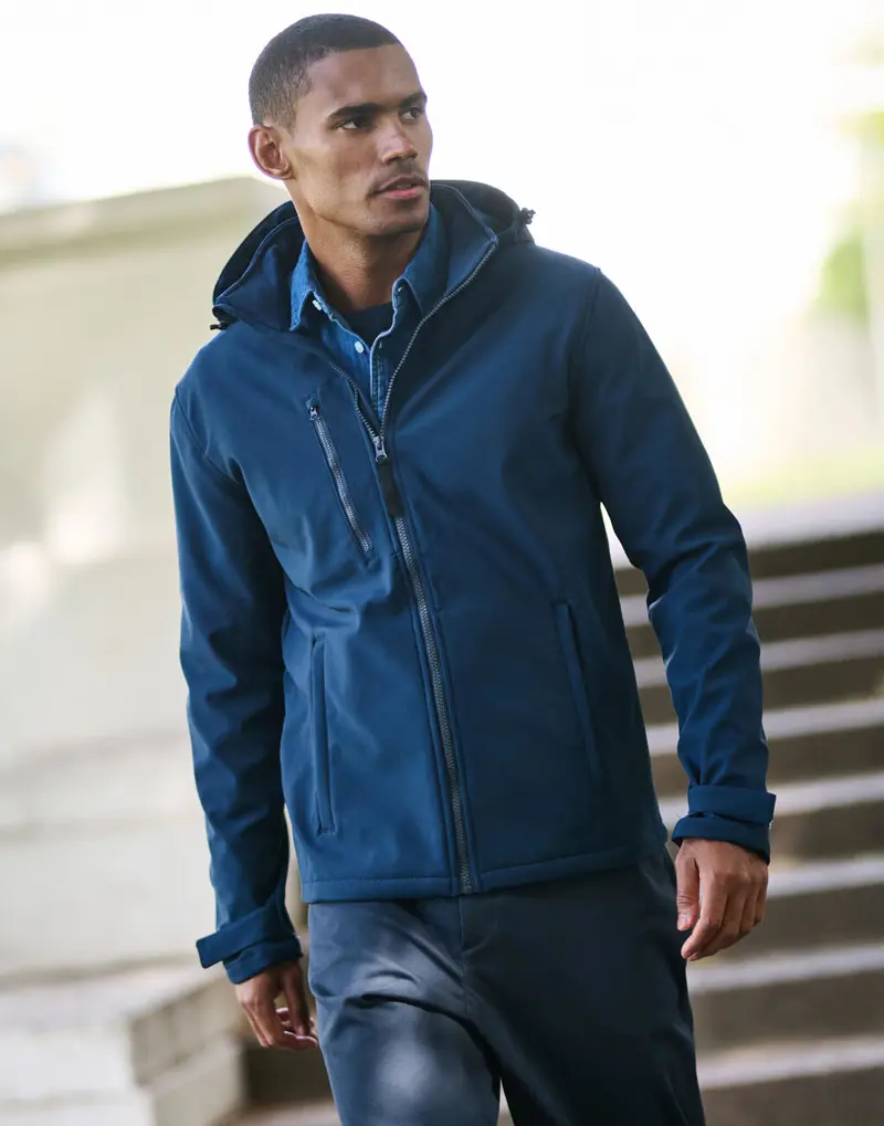 Bild på Venturer 3-Layer Hooded Softshell Jacket