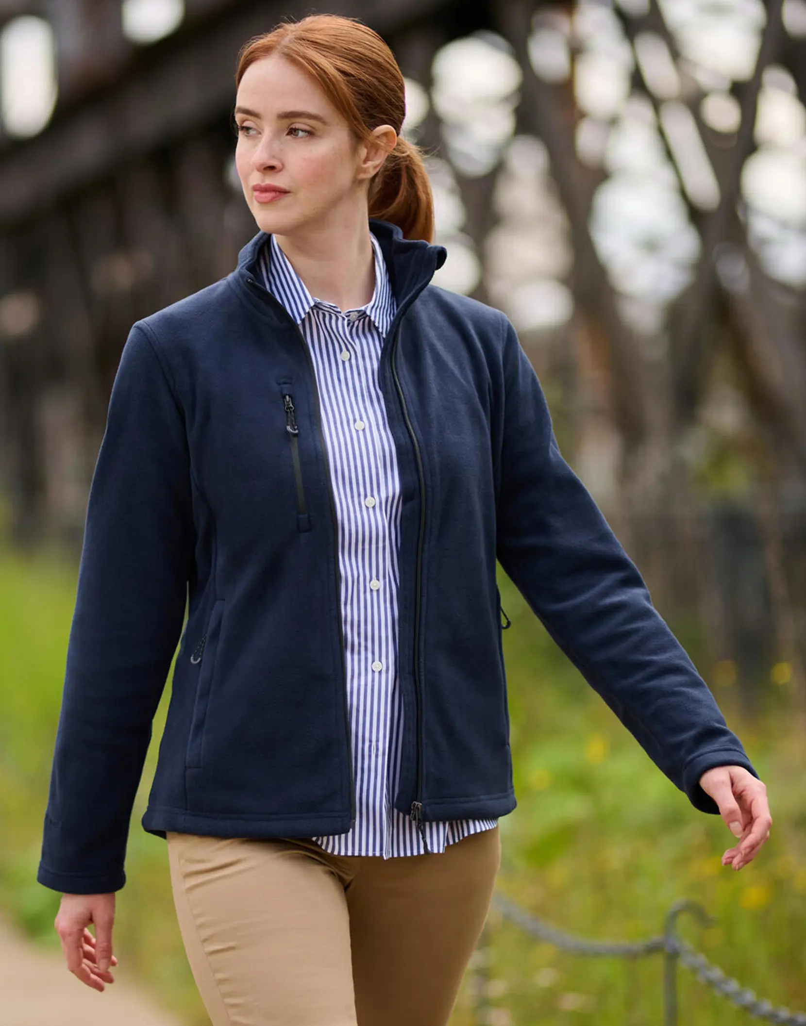 Bild på Women's Honestly Made Recycled Full Zip Fleece
