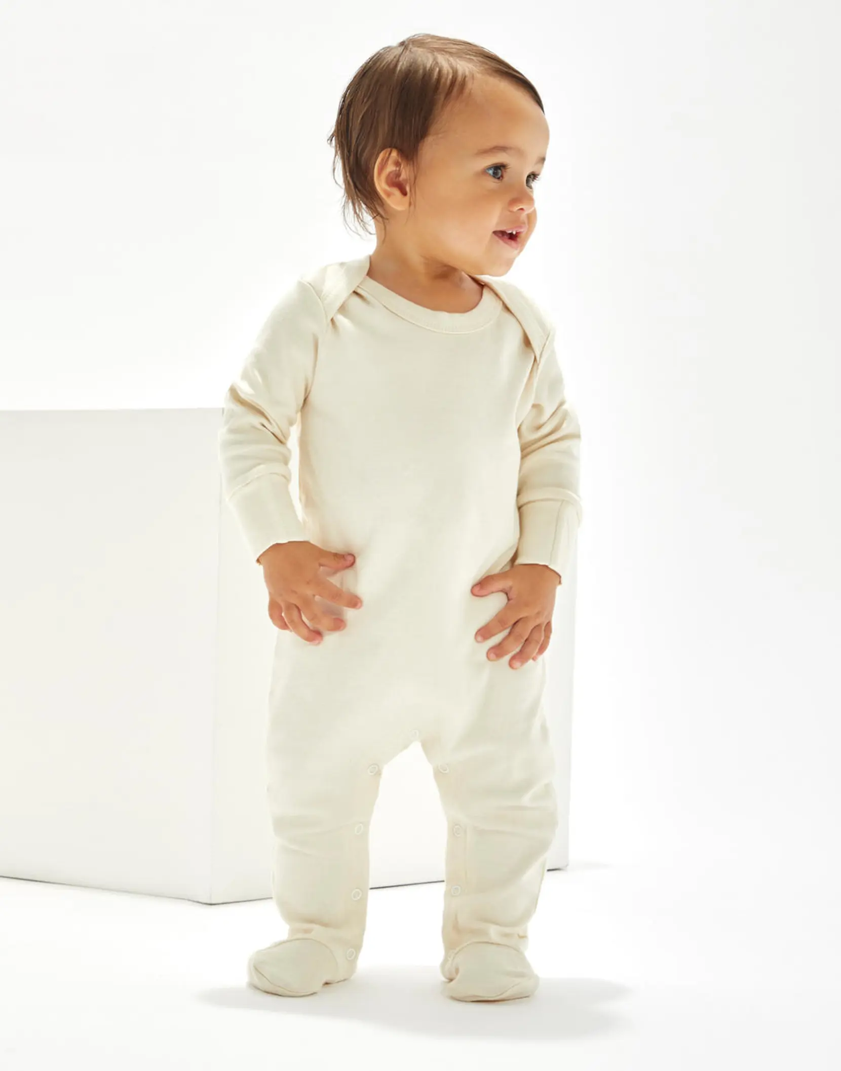 Bild på Baby Sleepsuit with Scratch Mitts
