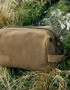 Bild på Heritage Waxed Canvas Wash Bag