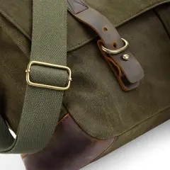 Bild på Heritage Waxed Canvas Messenger