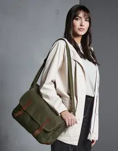 Bild på Heritage Waxed Canvas Messenger