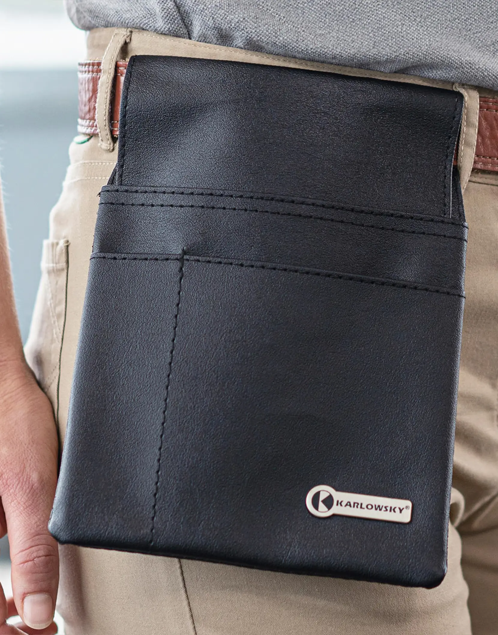 Bild på Waiter's Holster with Belt Pull-Through
