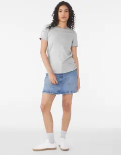 Bild på Women's Relaxed CVC Jersey Short Sleeve Tee