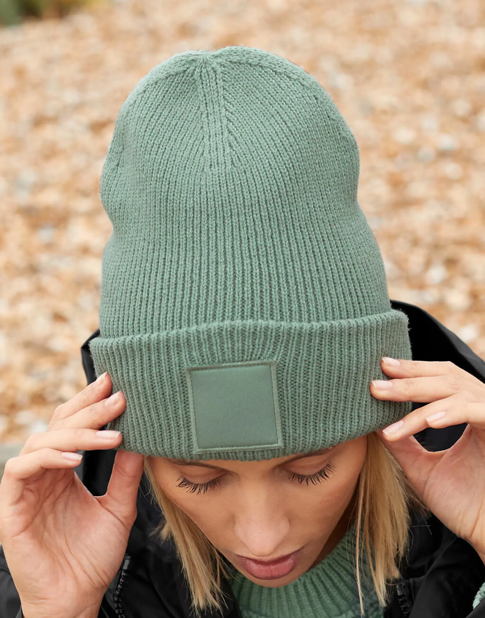 Bild på Deep Cuffed Tonal Patch Beanie