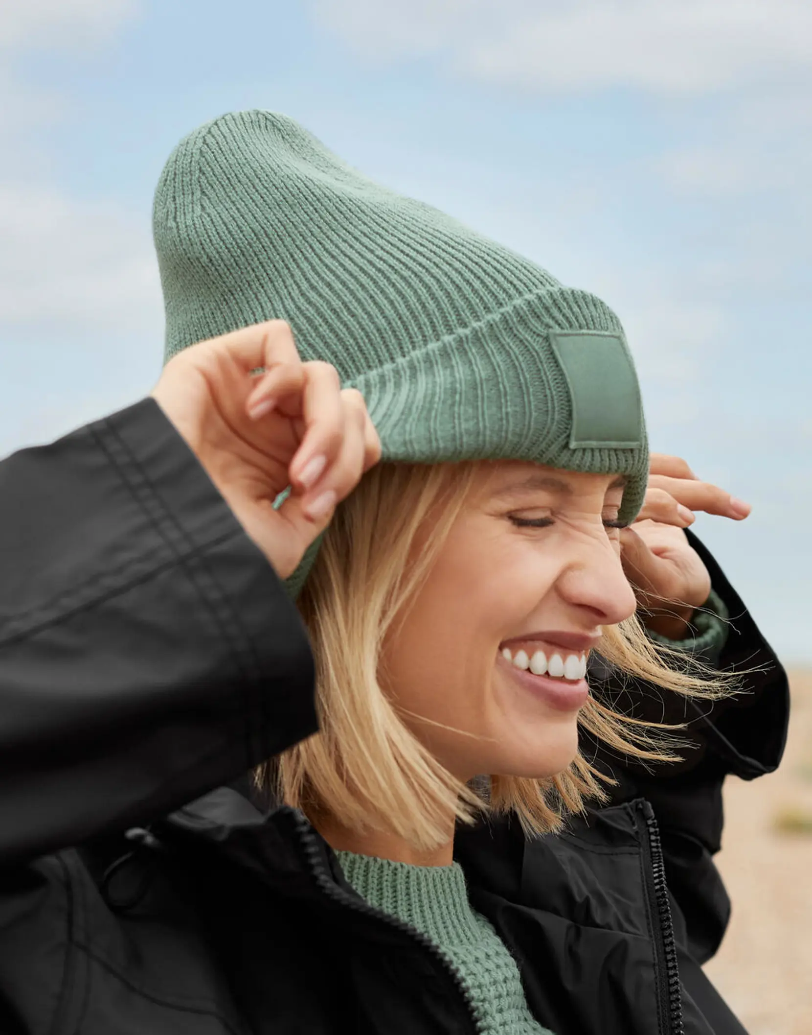 Bild på Deep Cuffed Tonal Patch Beanie
