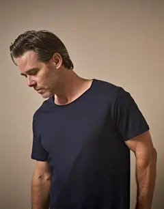 Bild på Raw Edge Tee