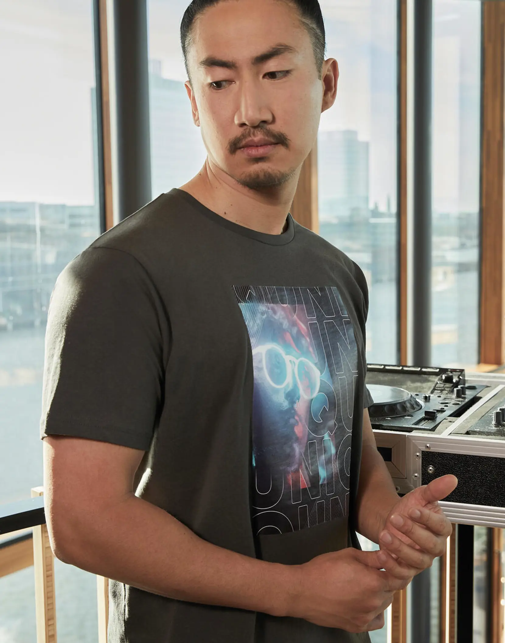 Bild på Signature Tagless Tee Men Bild på Signature Tagless Tee Men