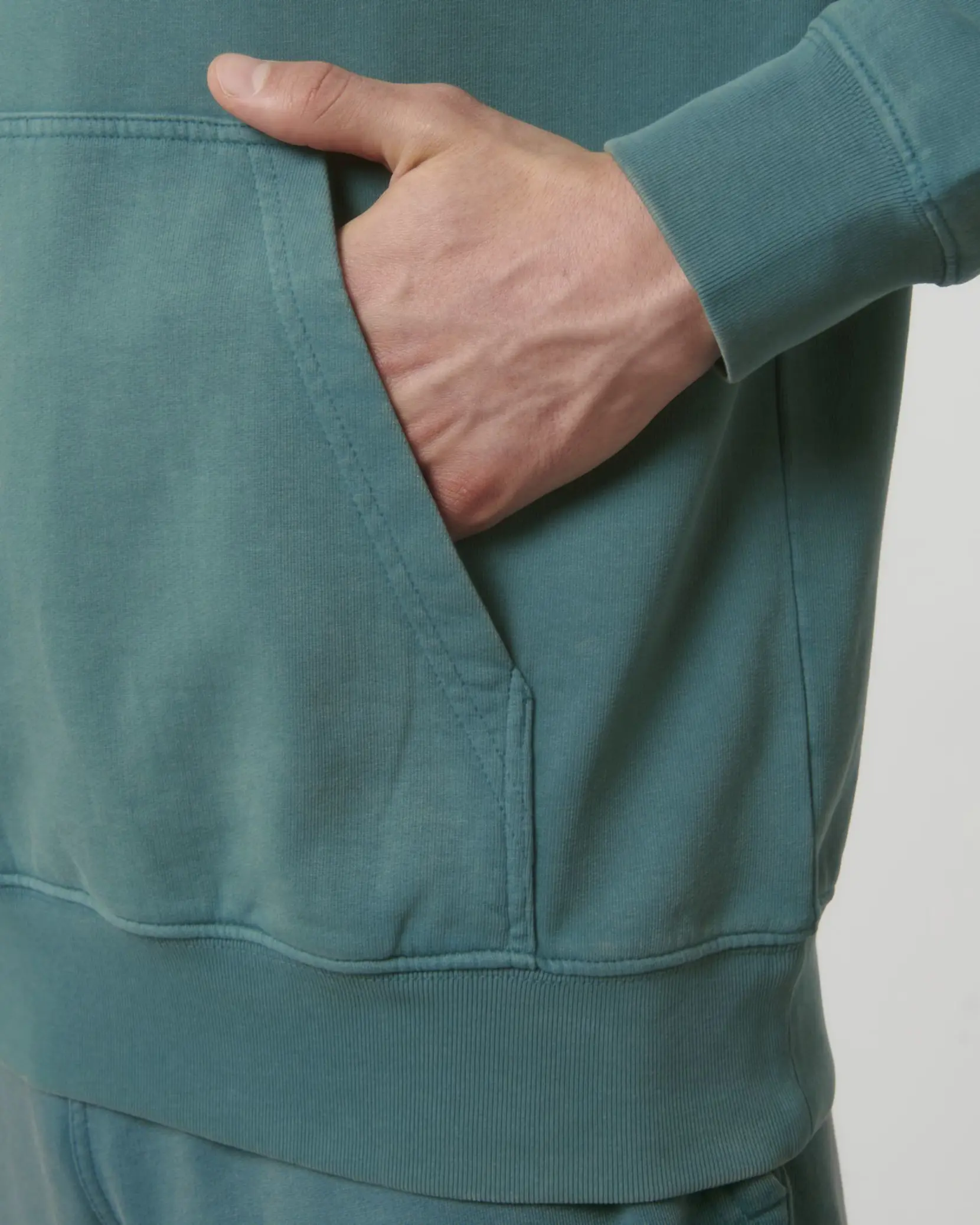 Bild på Archer Vintage The unisex medium fit garment dyed hoodie sweatshirt