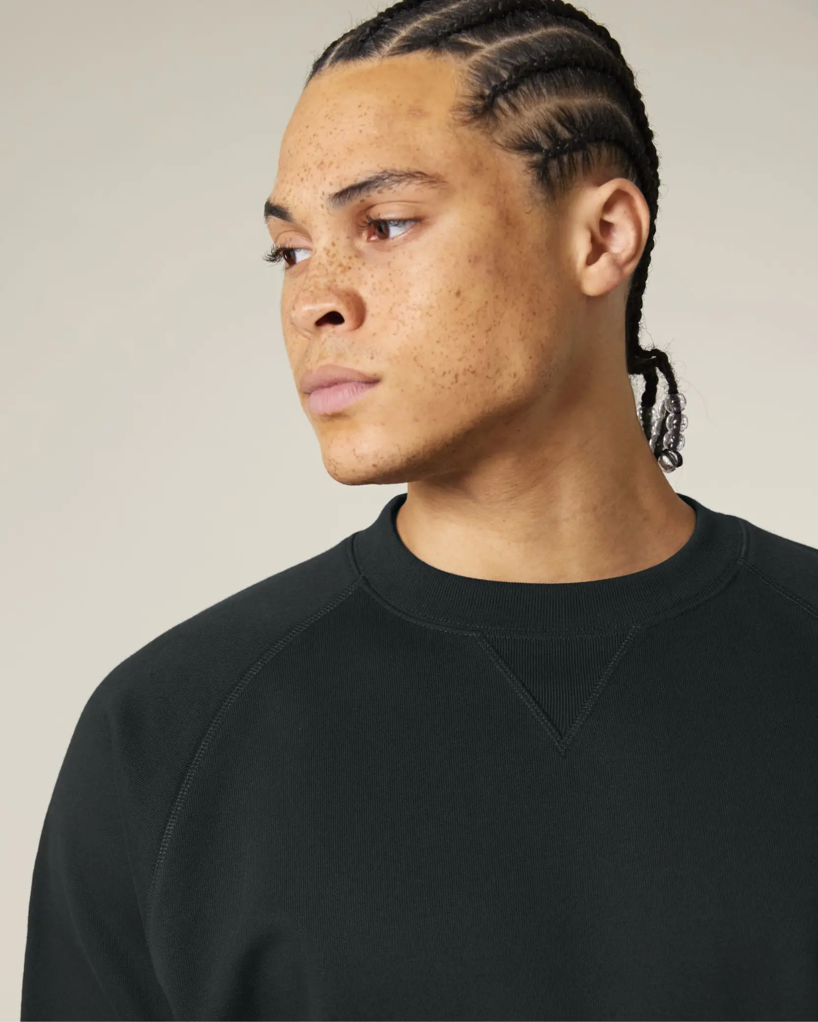 Bild på Knoxer The unisex relaxed raglan sweatshirt