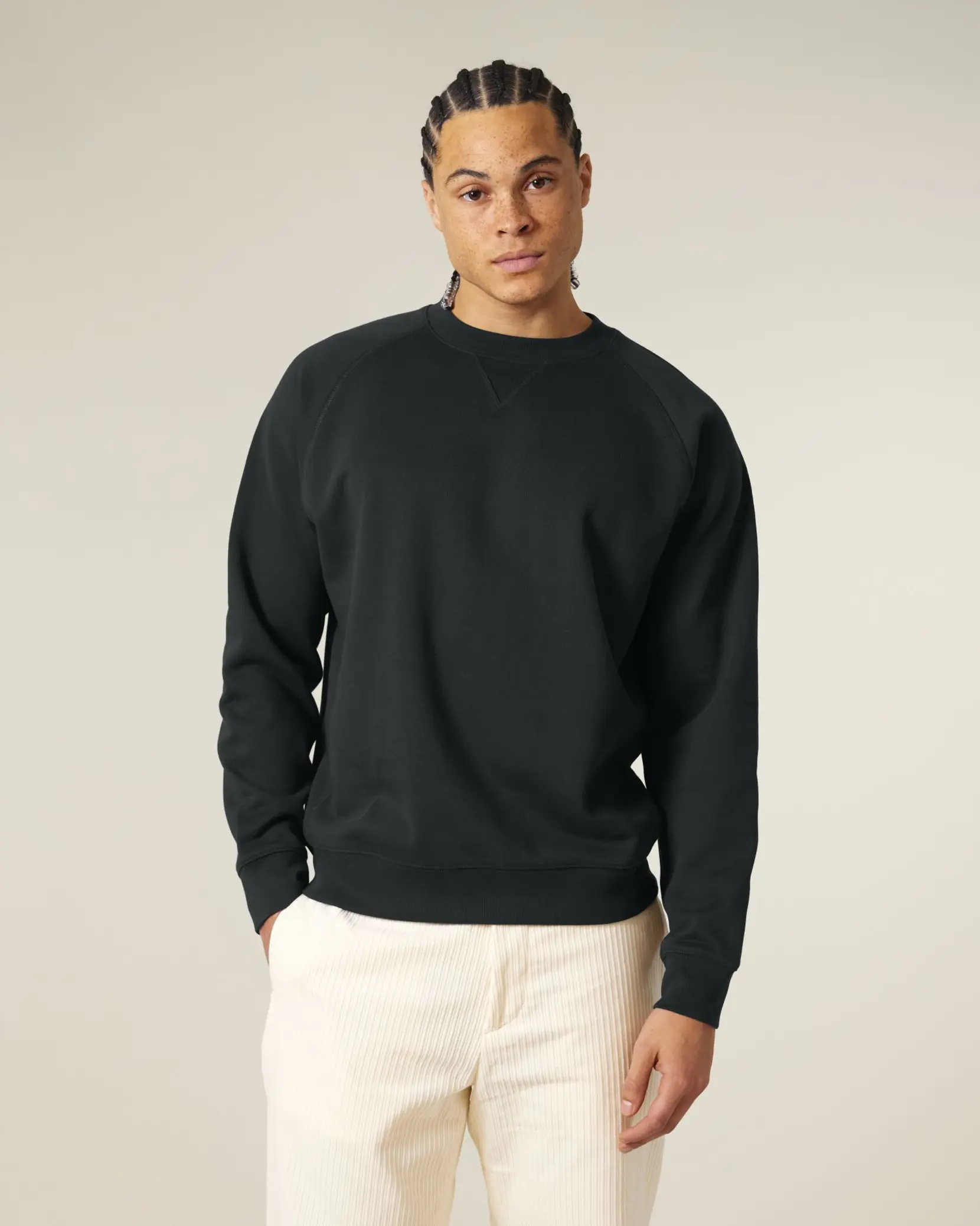 Bild på Knoxer The unisex relaxed raglan sweatshirt