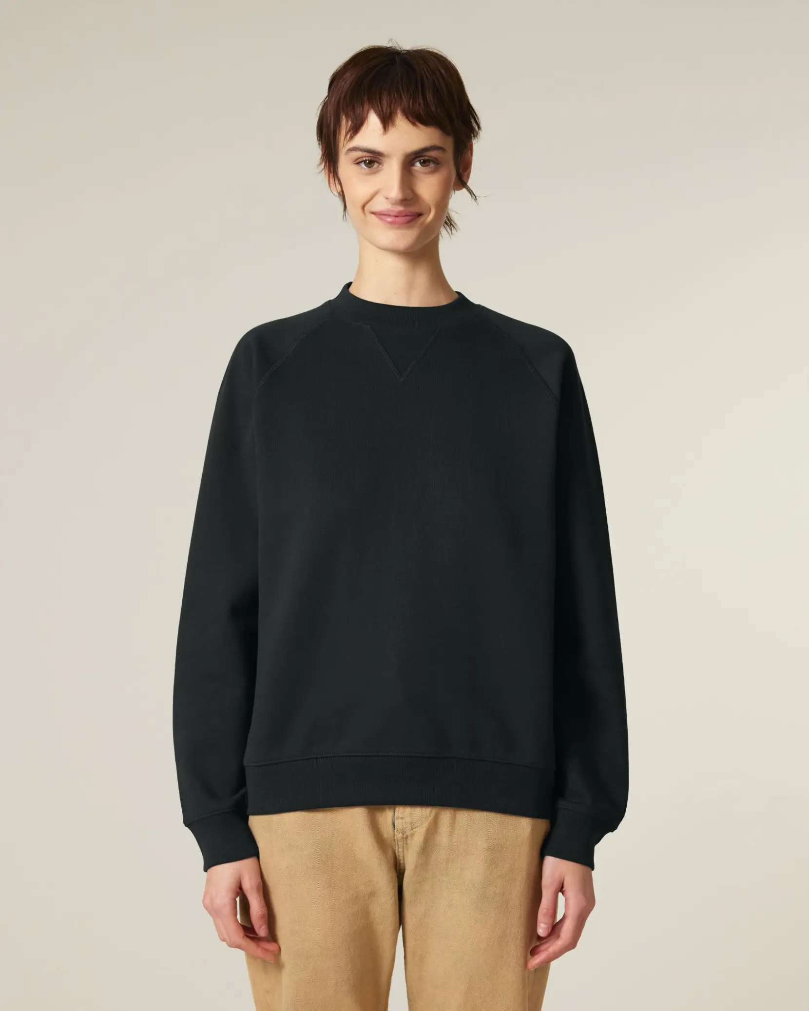 Bild på Knoxer The unisex relaxed raglan sweatshirt