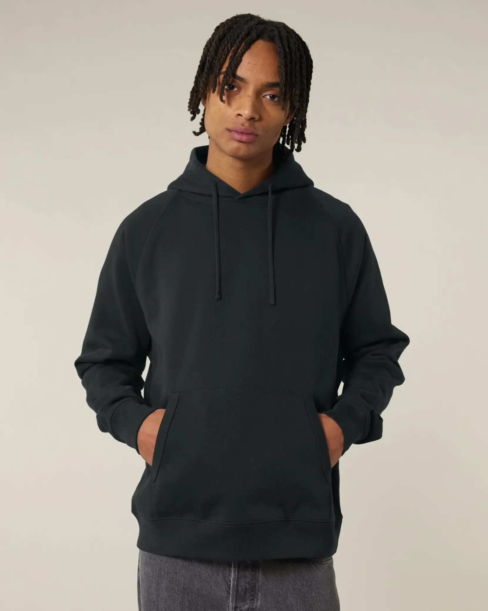 Bild på Striker The unisex relaxed raglan hoodie sweatshirt