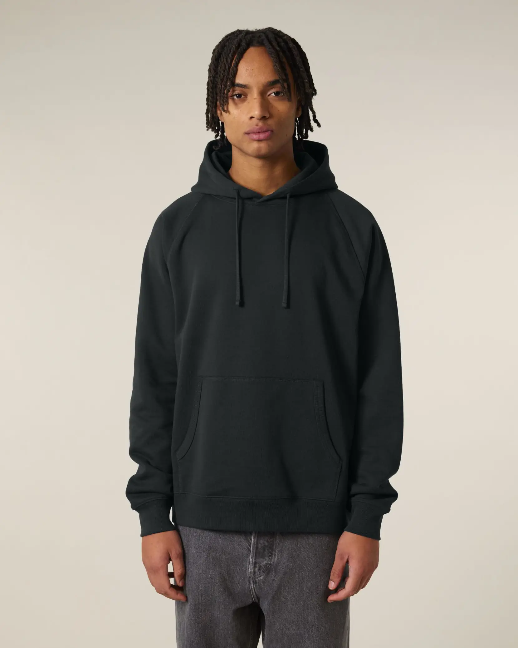 Bild på Striker The unisex relaxed raglan hoodie sweatshirt