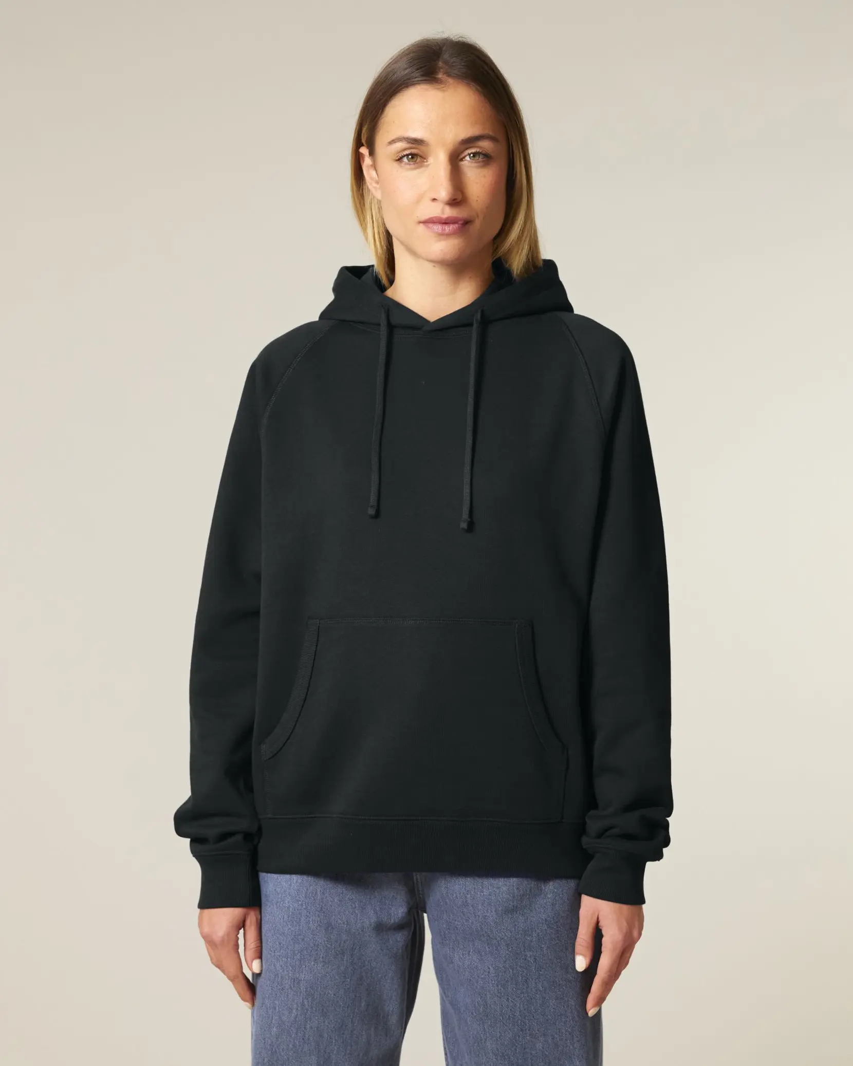 Bild på Striker The unisex relaxed raglan hoodie sweatshirt