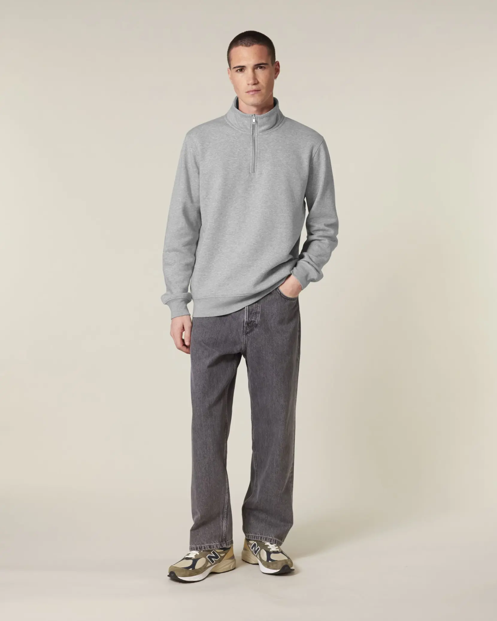 Bild på Trucker 2.0 The unisex quarter zip sweatshirt