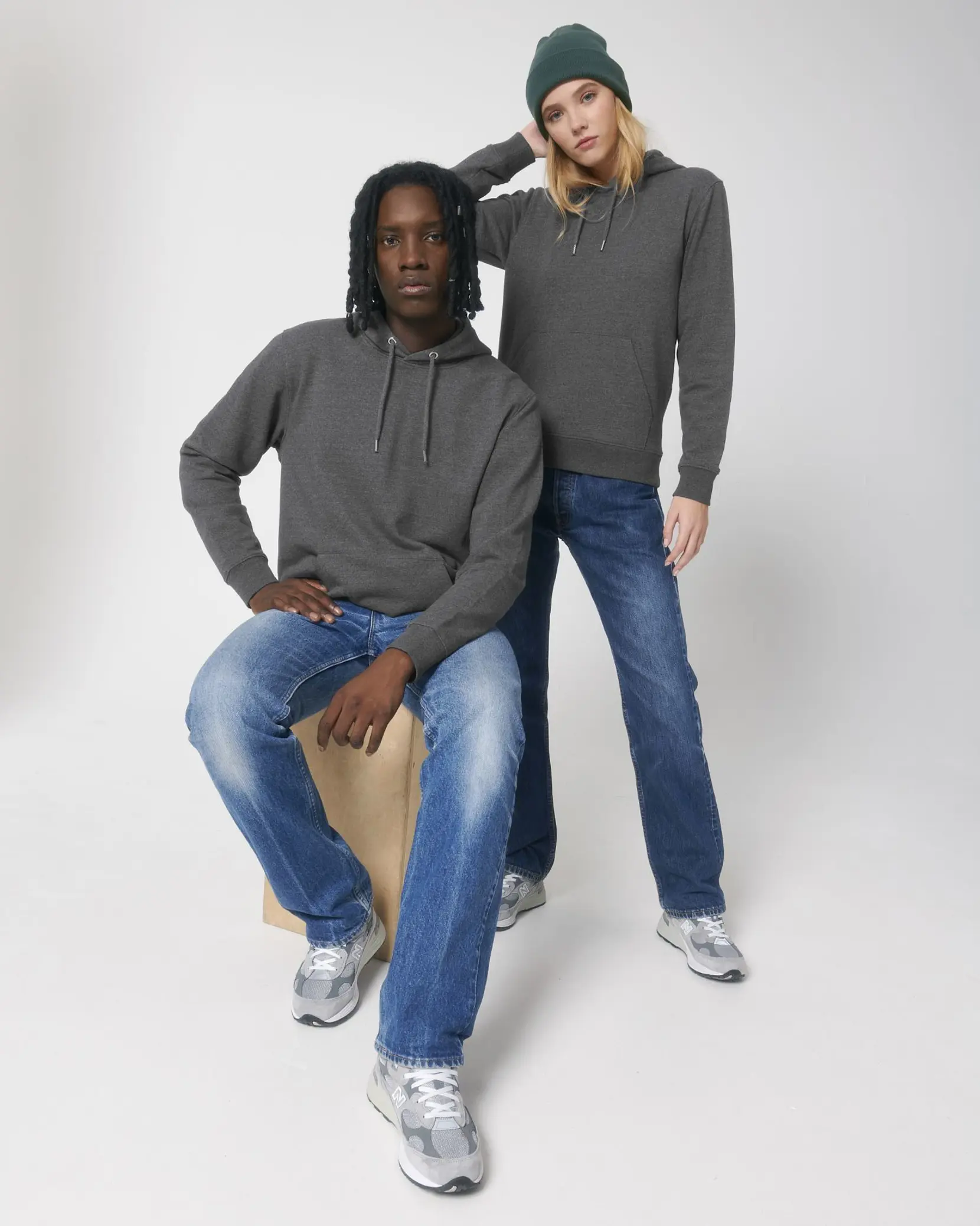Bild på RE-Cruiser The unisex recycled hoodie sweatshirt