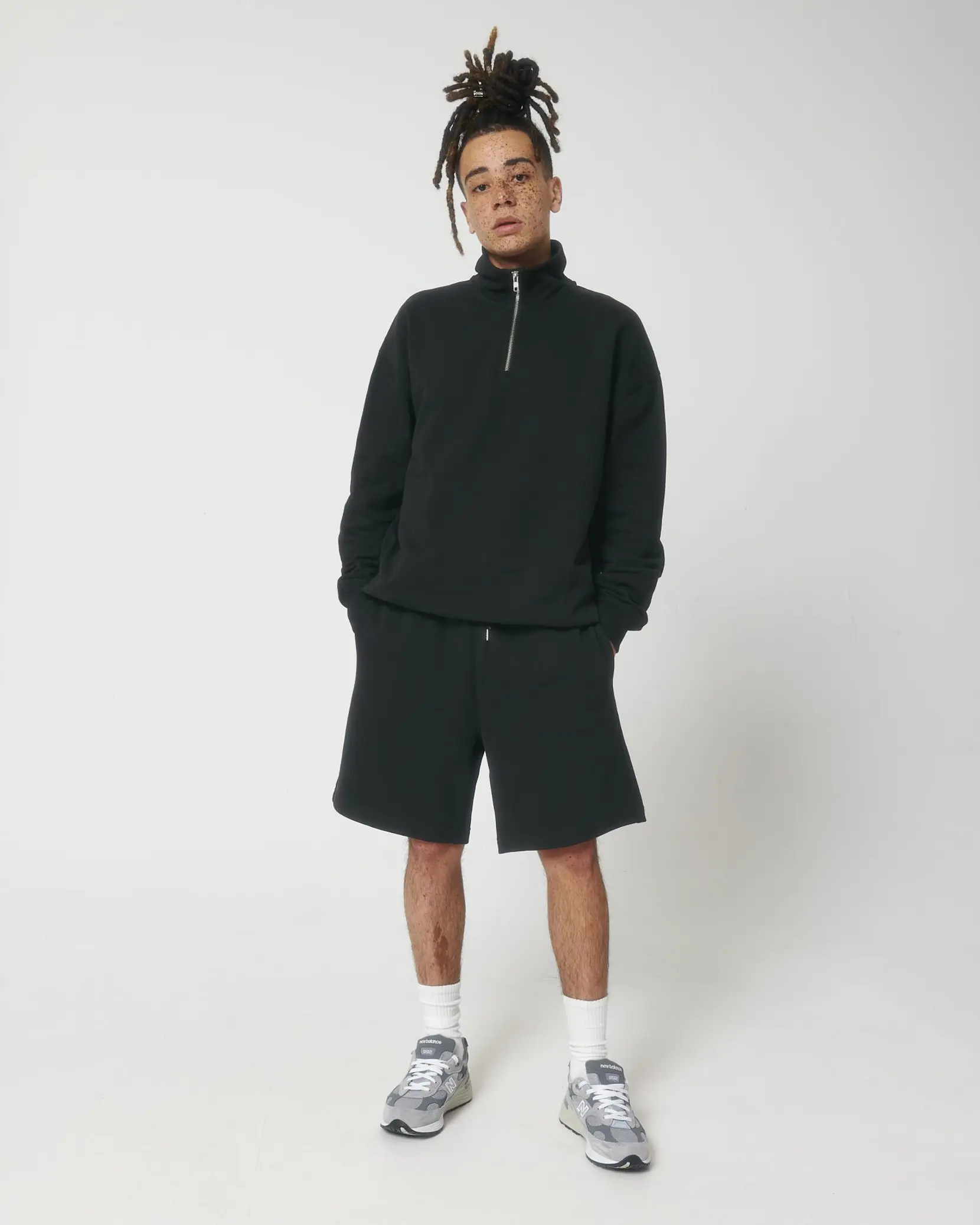 Bild på Miller Dry The unisex  boxy dry hand feel quarter zip sweatshirt