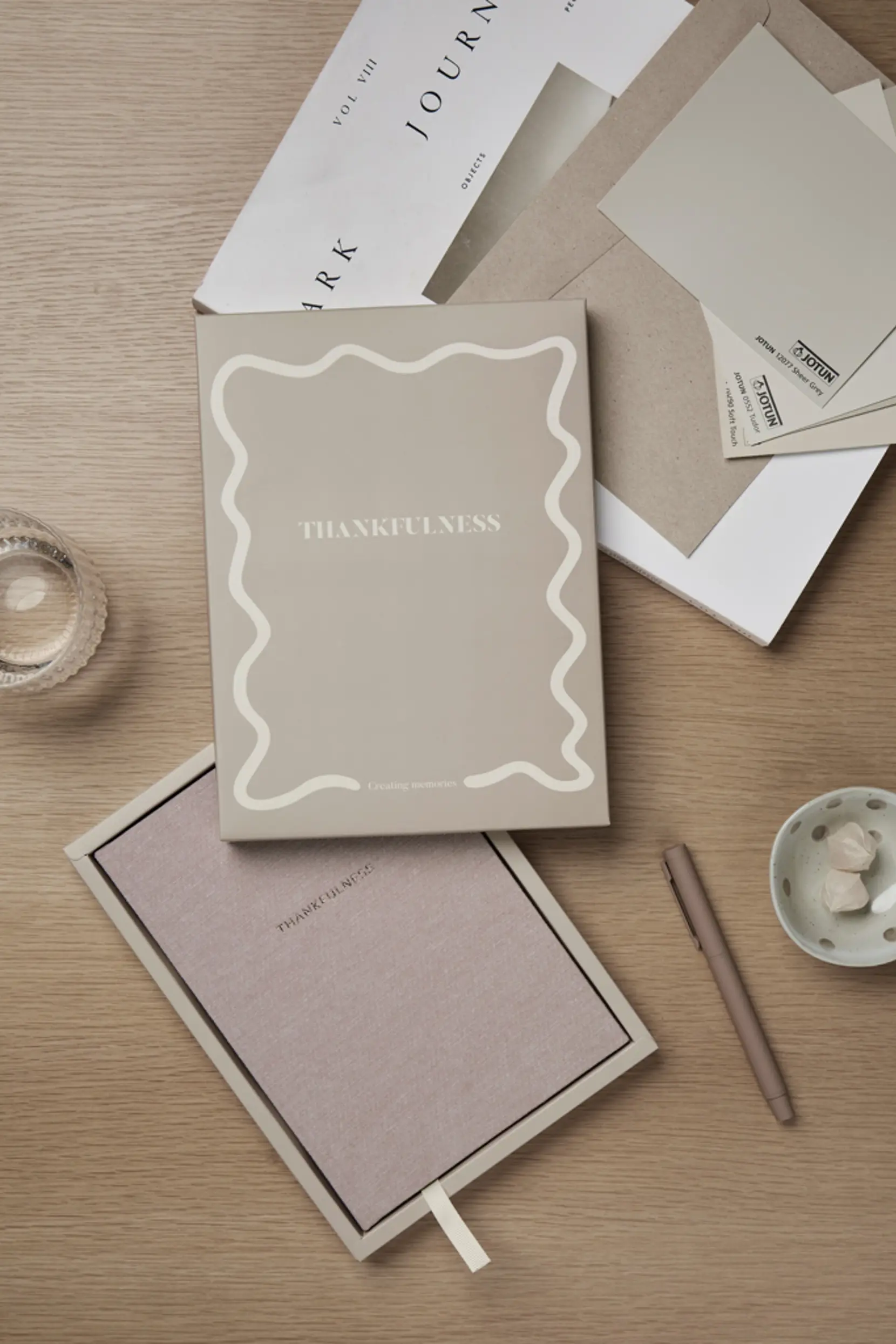 Bild på VINGA Thankfulness GRS certifierat papper journal