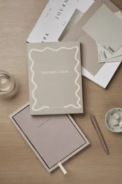 Bild på VINGA Thankfulness GRS certifierat papper journal