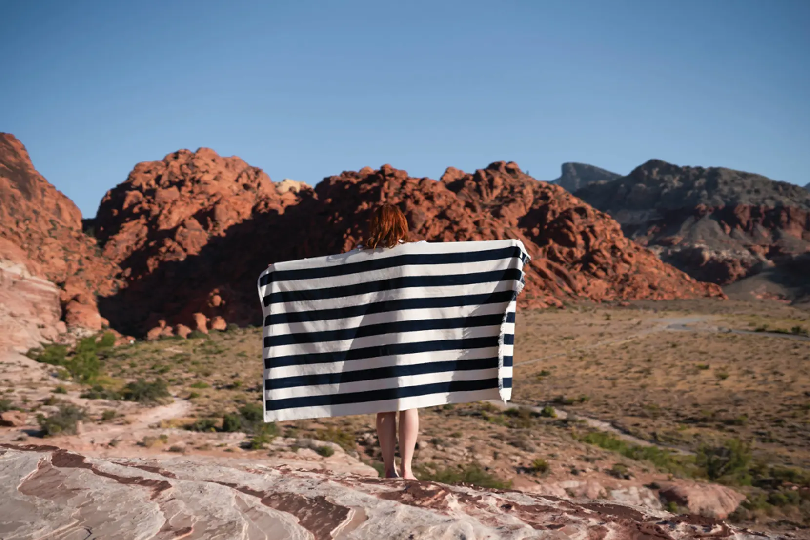 Bild på Ukiyo Yukari AWARE™ XL strandhandduk 100x180cm