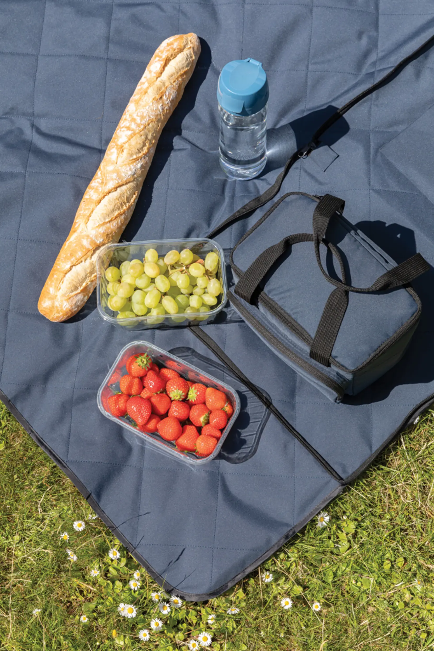Bild på Impact Aware™ RPET hopvikbar quiltad picknickfilt