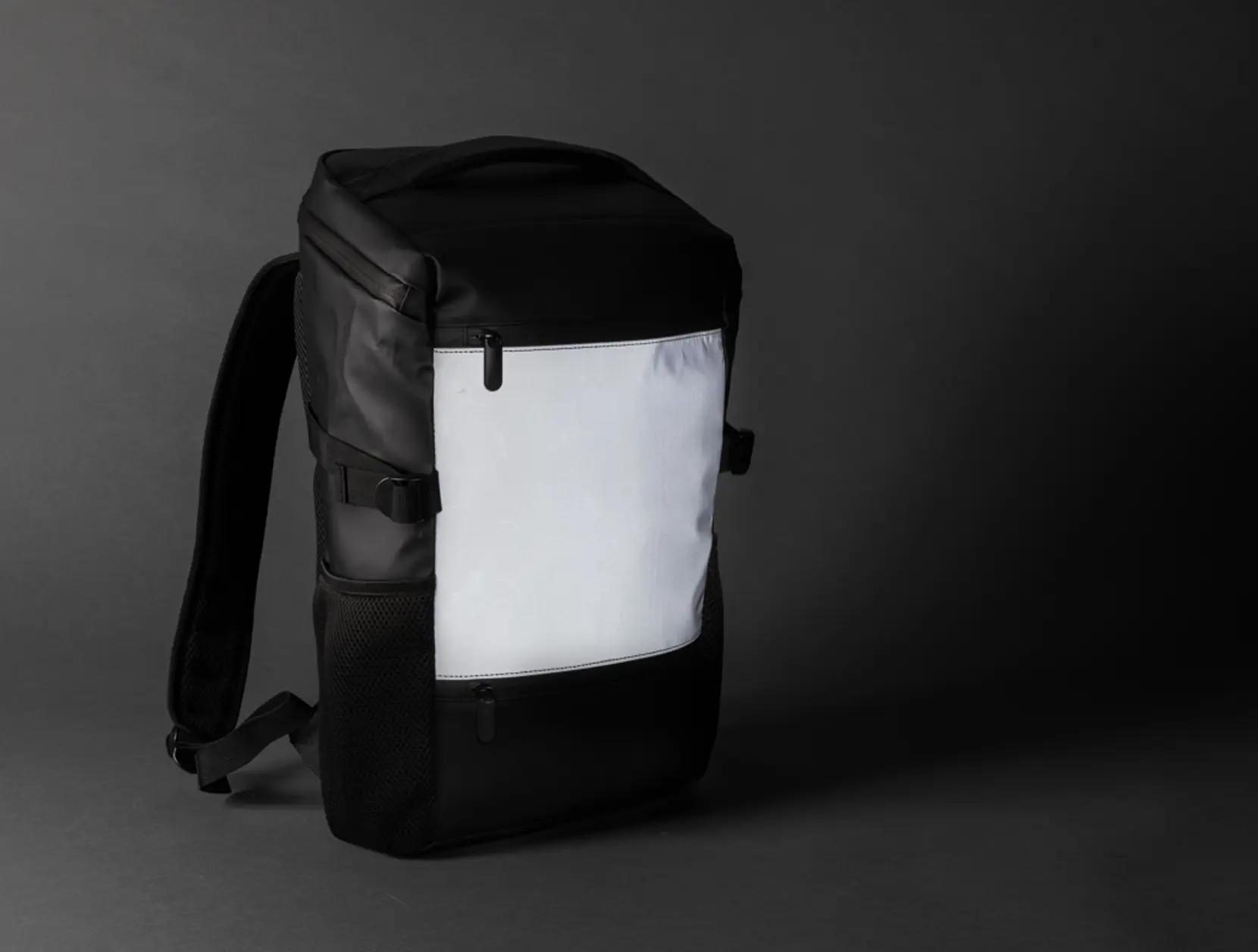 Bild på 15.6" laptopryggsäck i PU