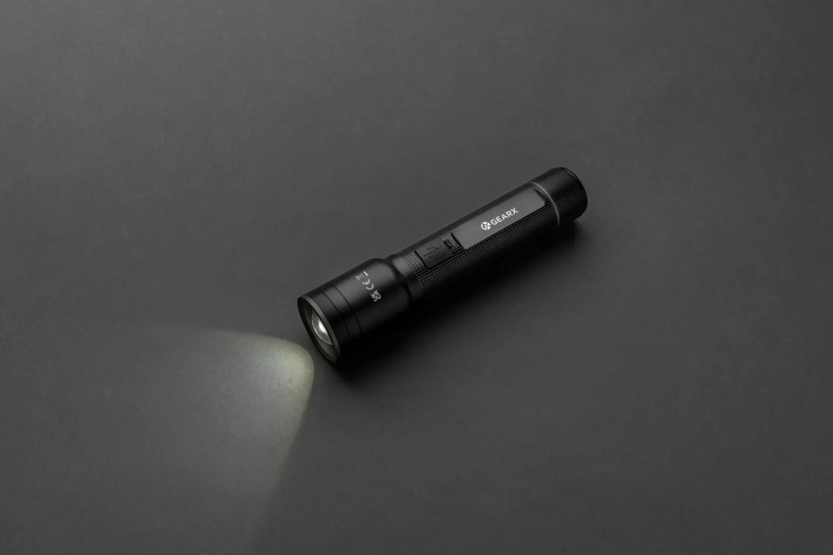 Bild på USB-återuppladdningsbar heavy duty ficklampa RCS aluminium