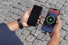Bild på Lockhart 10.000mAh powerbank, integrerade kablar, RCS plast