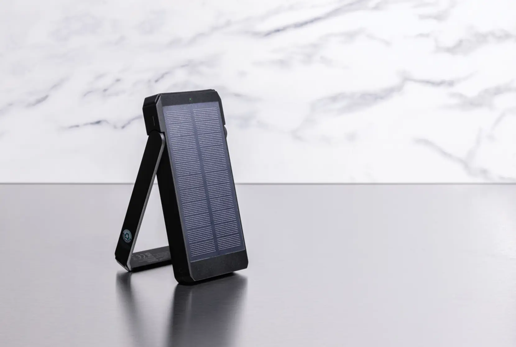 Bild på Skywave 10.000 mAh solcellspowerbank RCS återvunnen plast