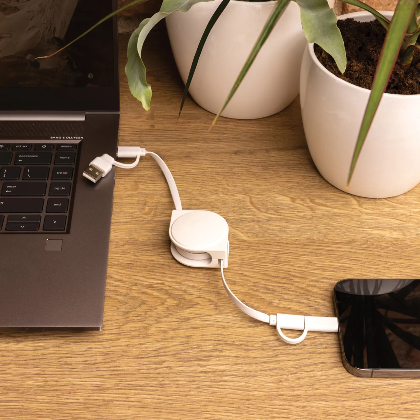 Bild på 6-i-1 kabel i återvunnen plast, RCS standard, och TPE